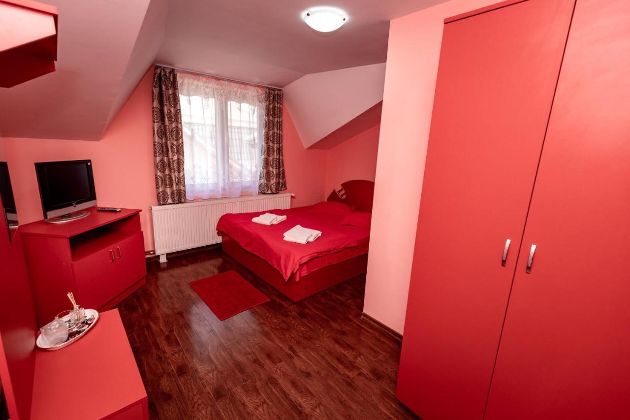 Отель Complex Stefanesti Bozovici Экстерьер фото