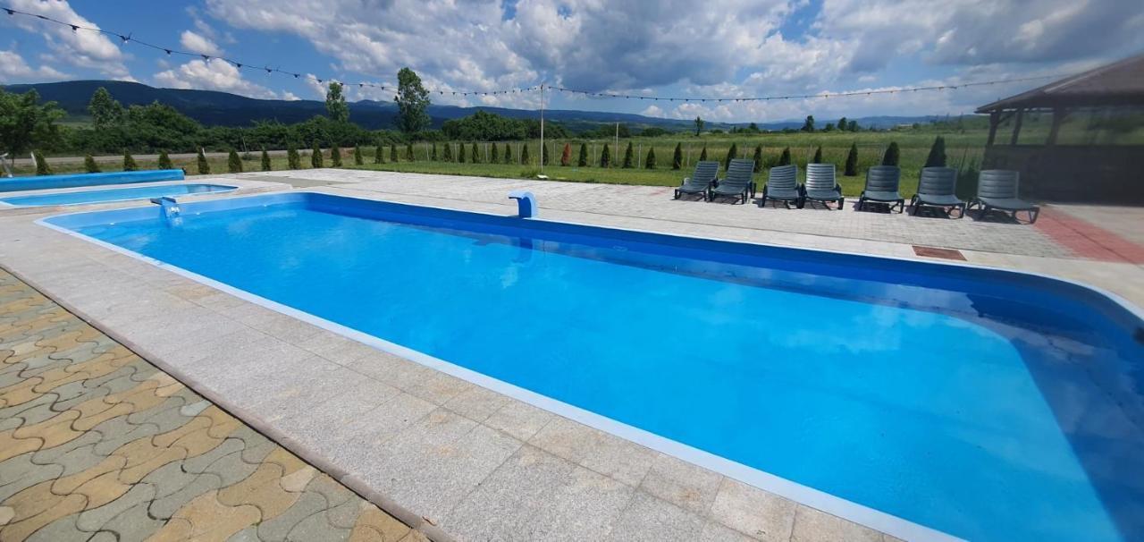 Отель Complex Stefanesti Bozovici Экстерьер фото