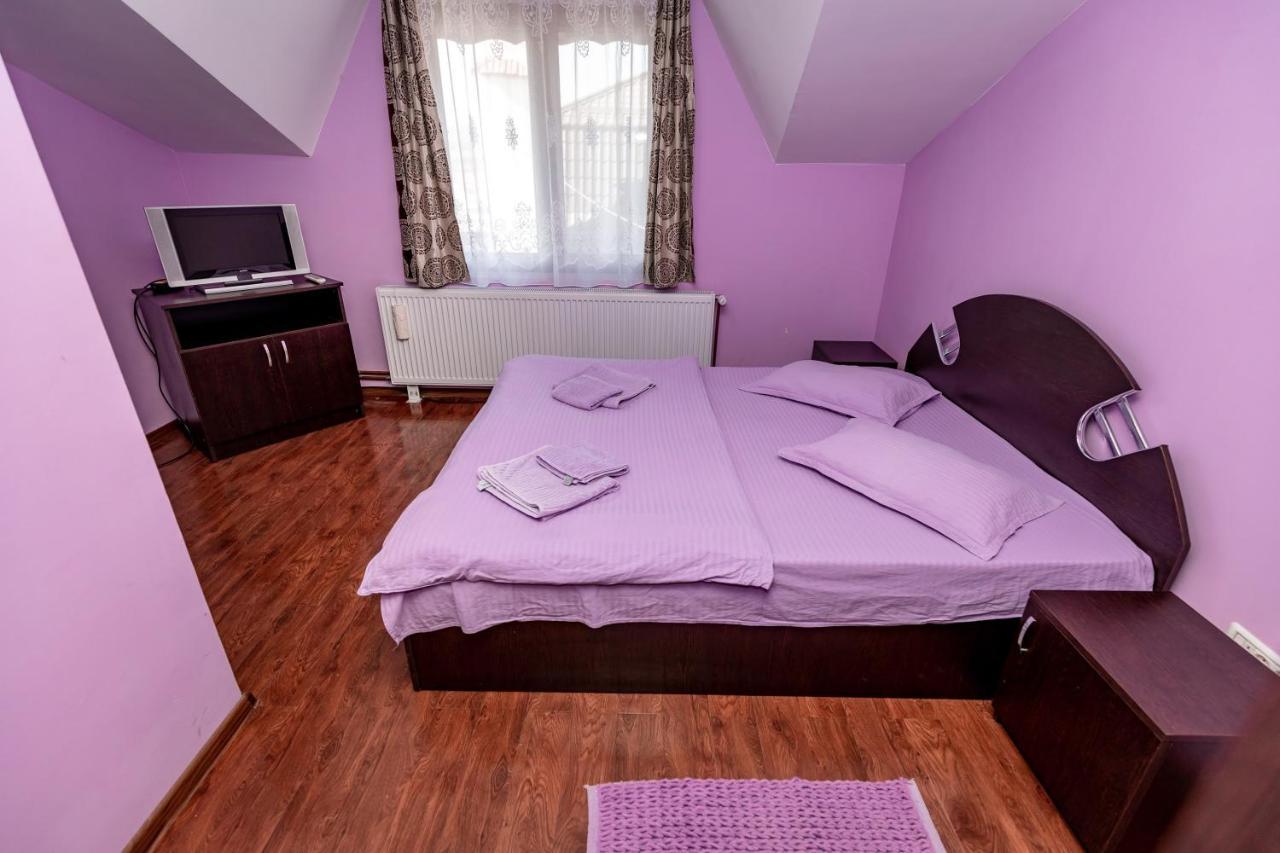 Отель Complex Stefanesti Bozovici Экстерьер фото